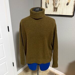 H&M Women's Olive Turtleneck Sweater